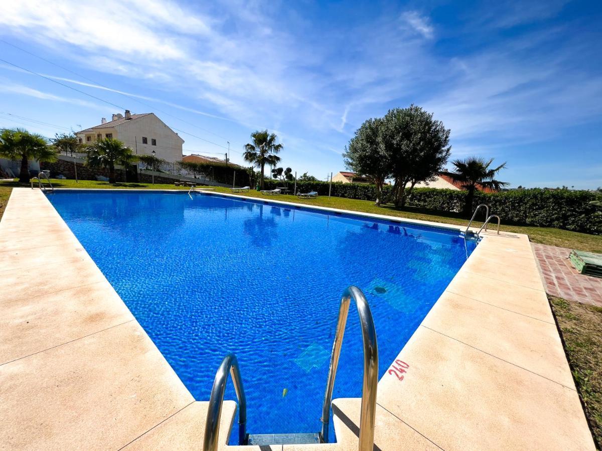Apartamento A 900 M De La Playa Y Con Vistas Al Mar En Fuengirola Luaran gambar