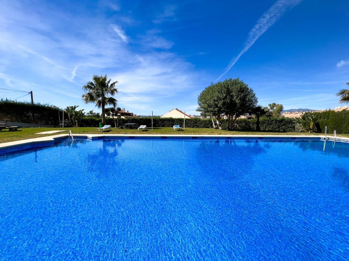Apartamento A 900 M De La Playa Y Con Vistas Al Mar En Fuengirola Luaran gambar